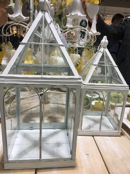 Due piccole serre decorative in metallo e vetro